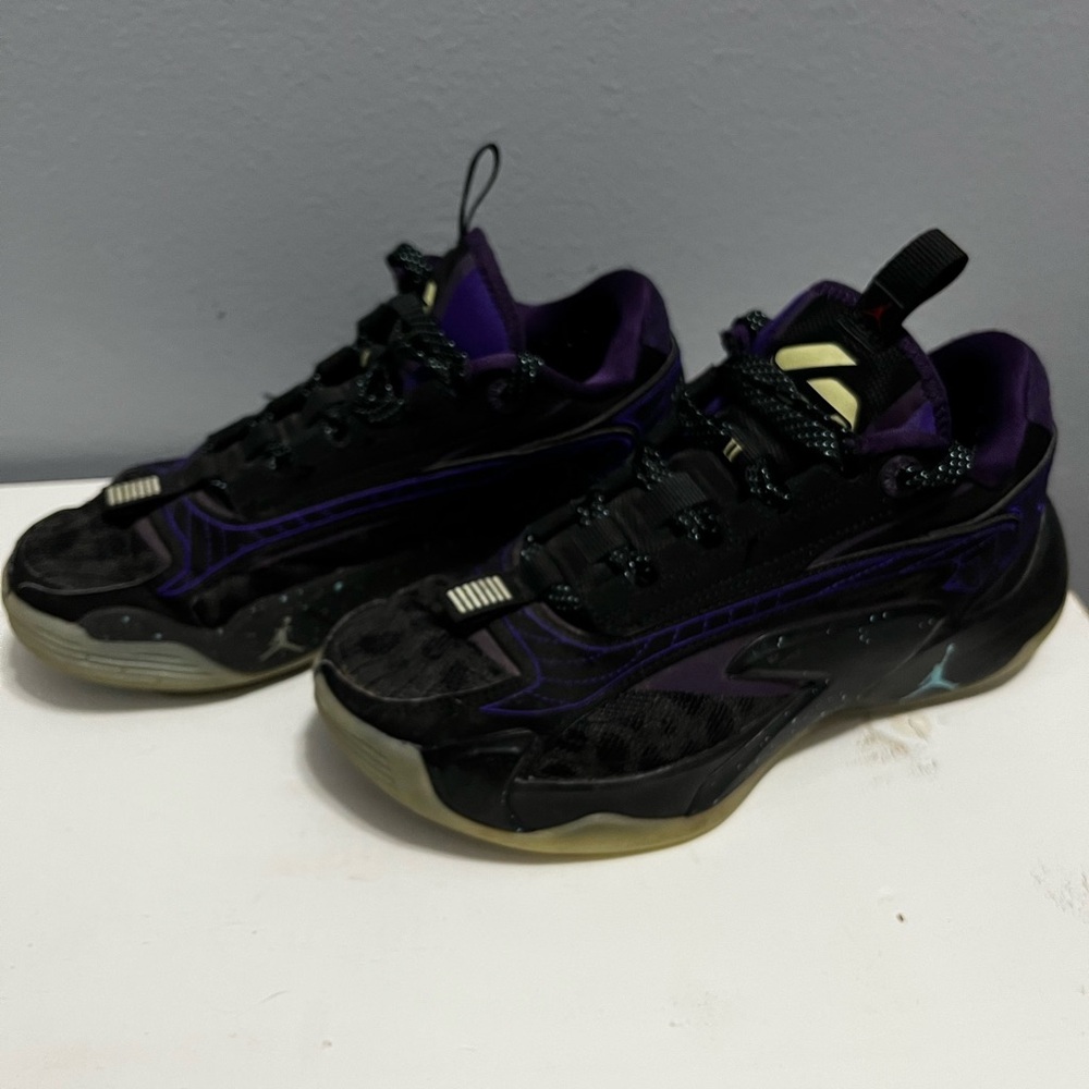 Nike Kids Black and Purple Sneakers